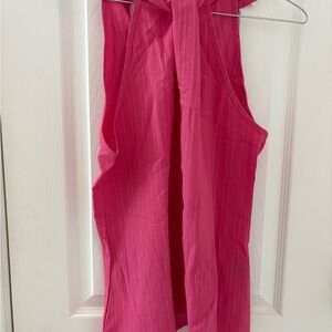 🟩3/$15 Fuchsia Sleeveless Blouse